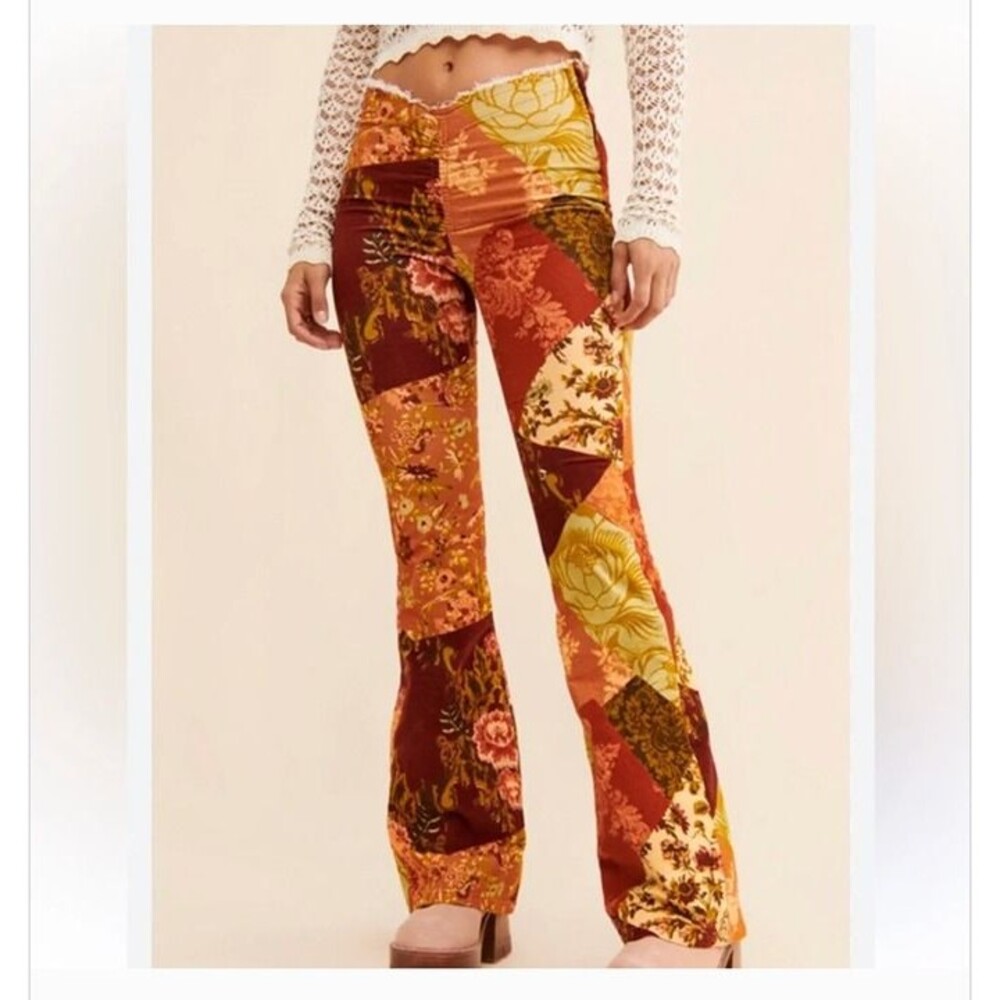 Urban Outfitters Stretch Velvet Patchwork 60s-70s Style Bell-bottom Jeans Sz 29